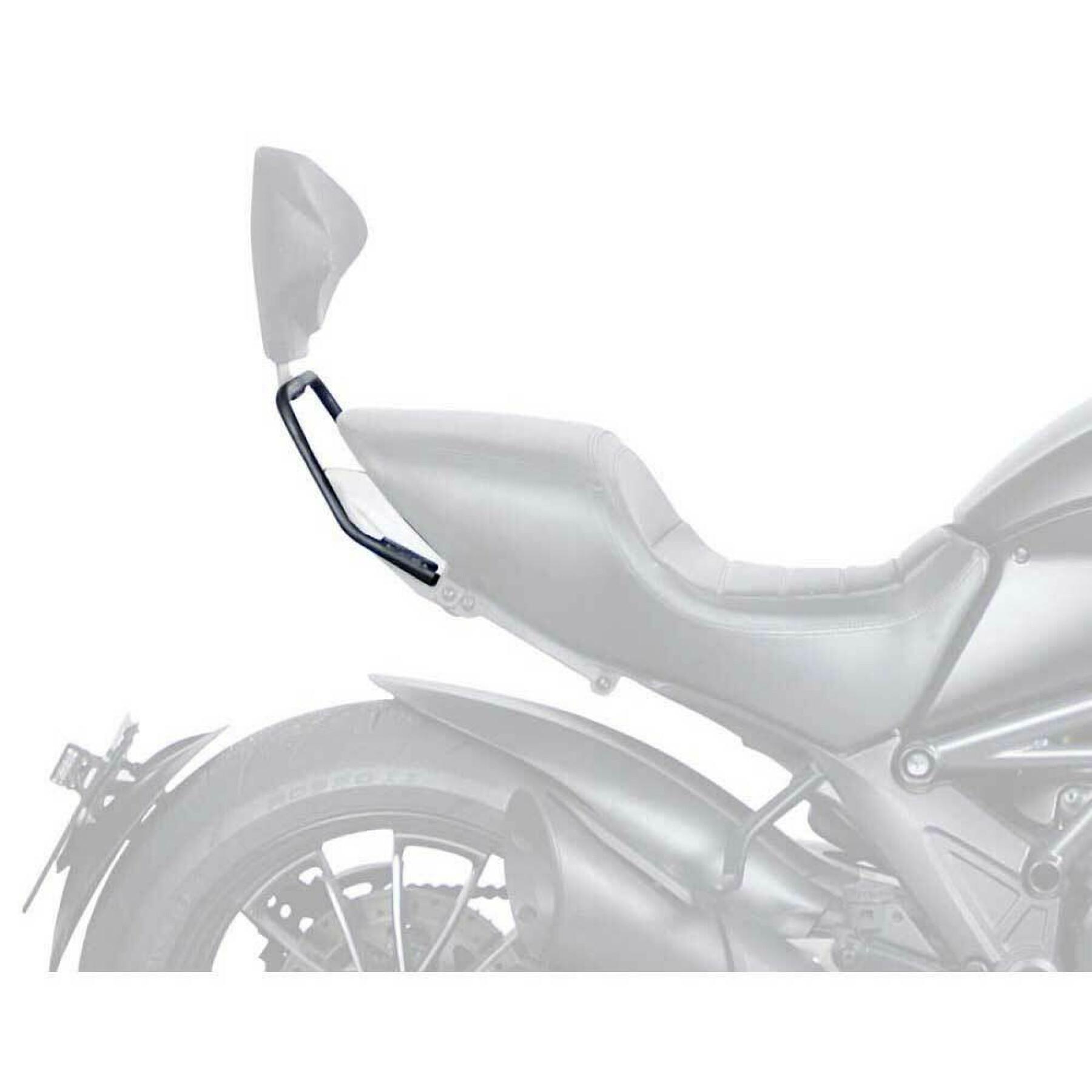 Montering av ryggstöd för motorcykel Shad Ducati diavel 1200